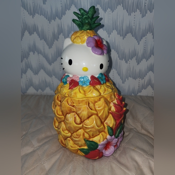 Bluesky clayworks Hello Kitty Pineapple - Picture 1 of 5